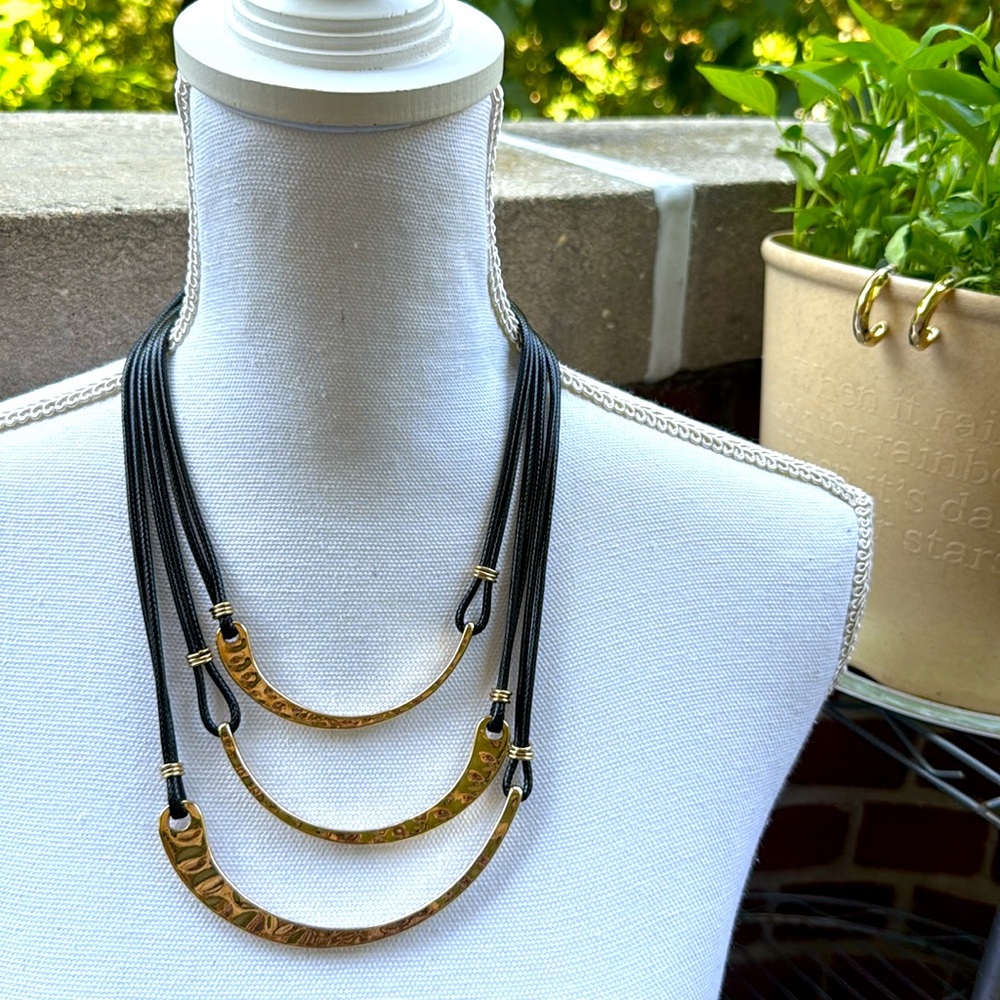 Elegant Black and Gold Necklace and Earrings Set